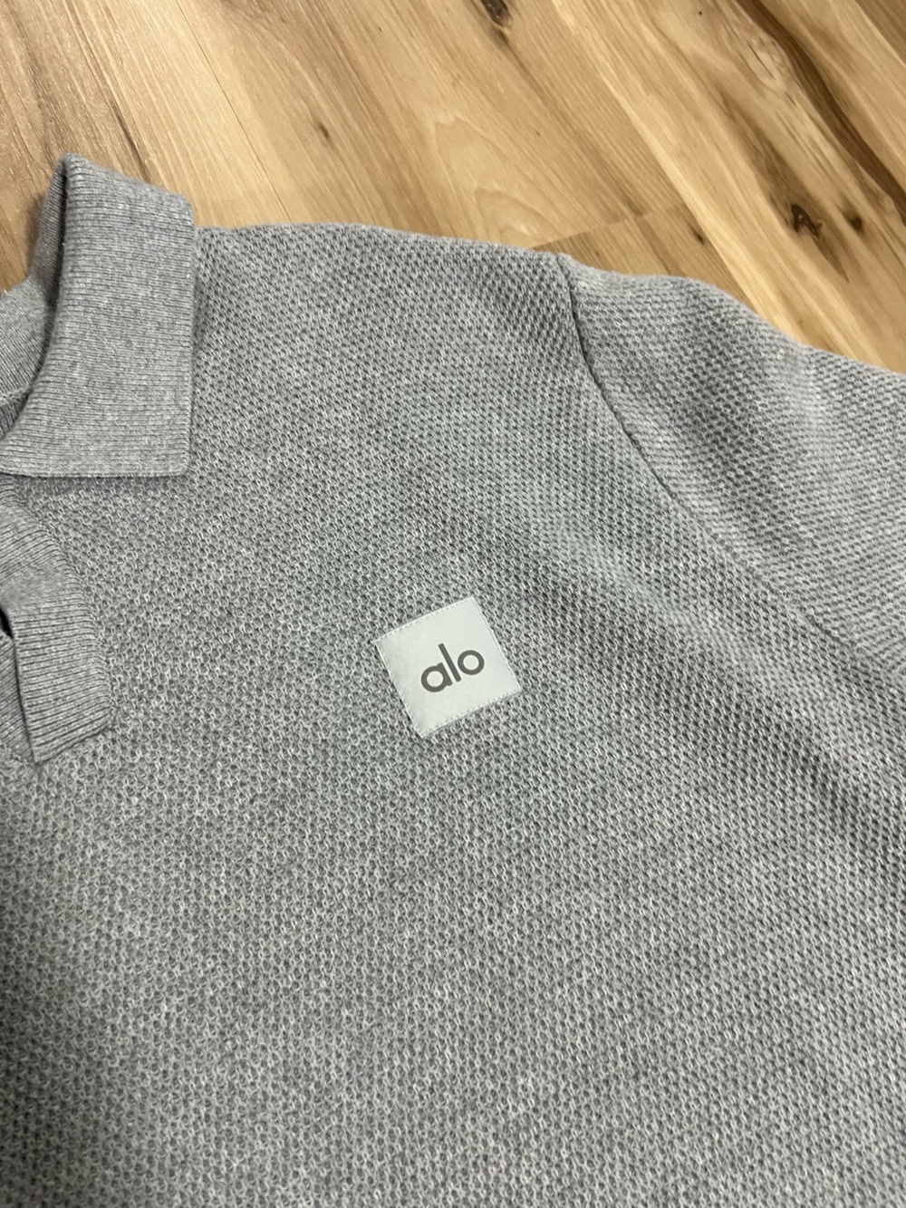 ALO Yoga Sports Club Sweater Knit Polo Athletic Heather Grey Mens Polo Gray - Picture 6 of 8